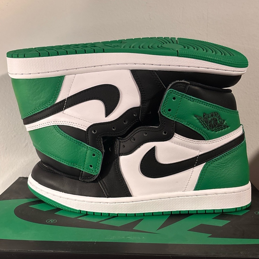 Nike Air Jordan 1 Retro OG High Lucky Green Size 9 Brand New DS DZ5485 031